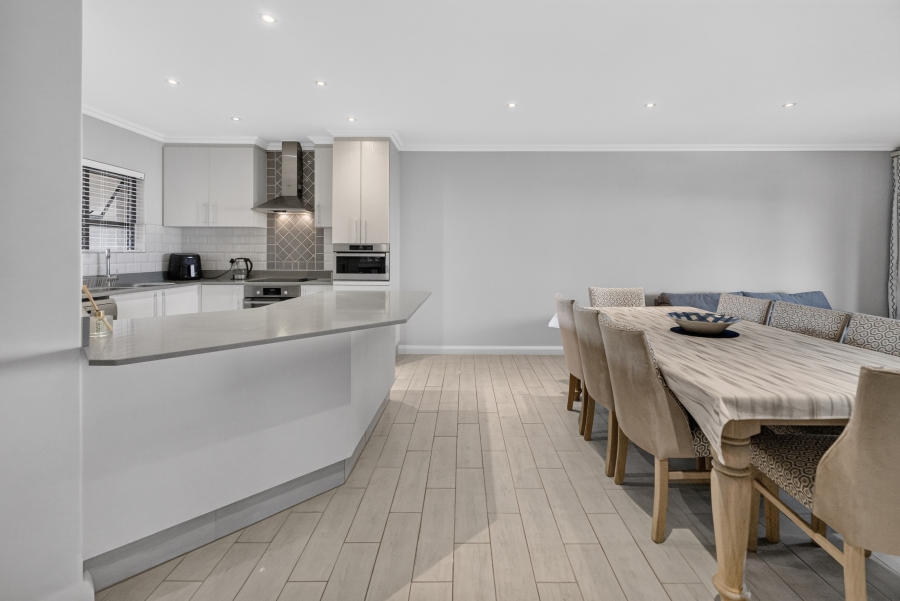 3 Bedroom Property for Sale in The Hill Western Cape